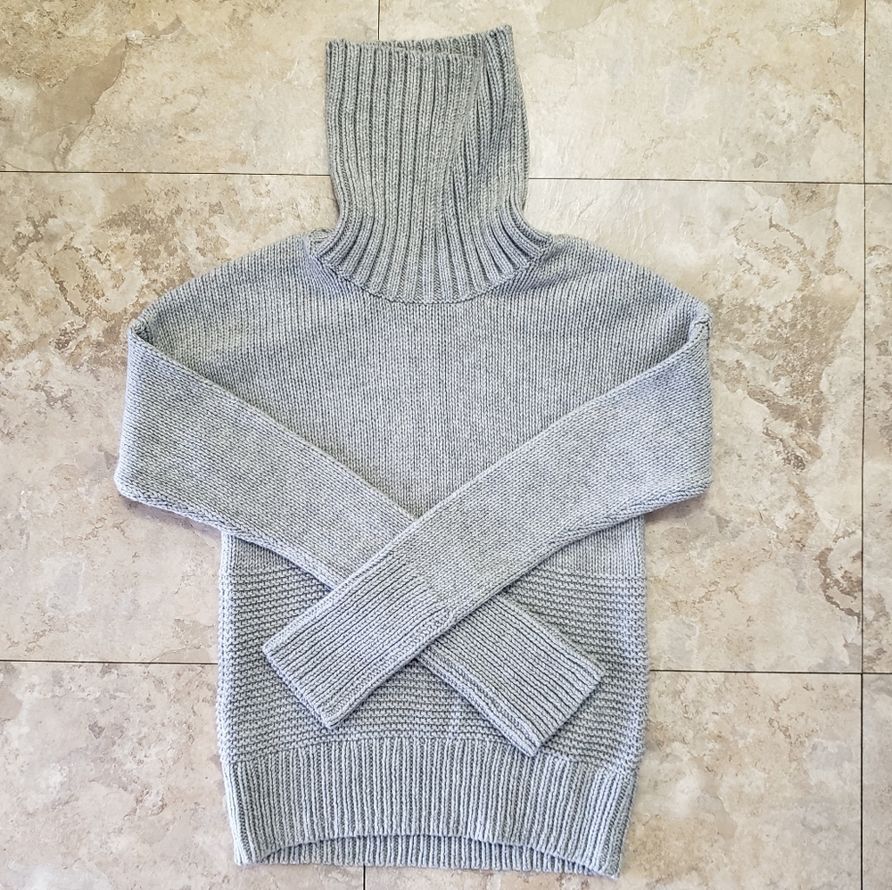 Women's Gap Turtleneck Cable Knit Sweater